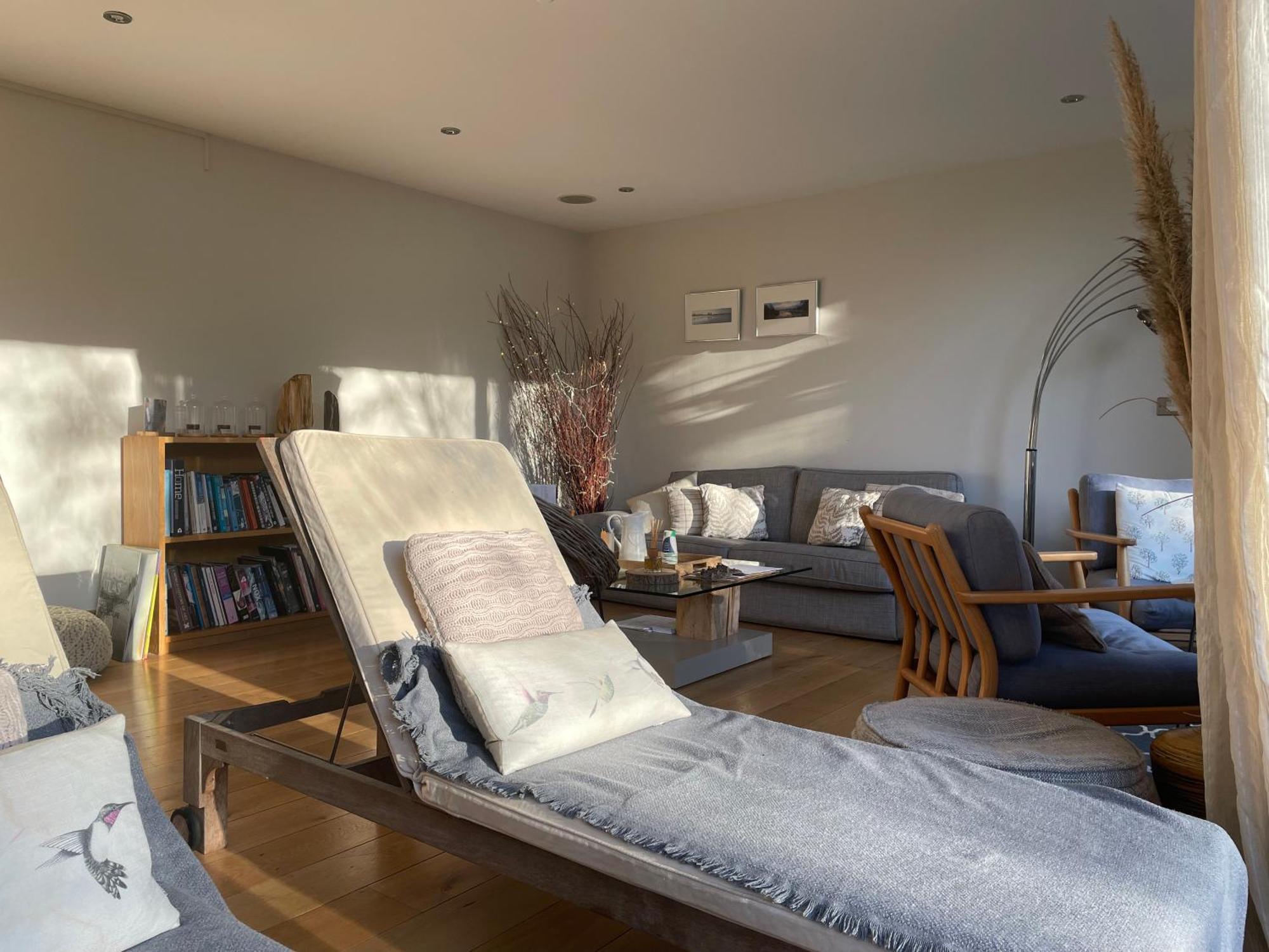 Cosy Cotswold Lodge By Your Home Here - Summer Sale For 3 Plus Nights - Ideal For Families With Log-Burner, Spa, Private Parking And Heated Swimming Pools Ashton Keynes Exterior foto