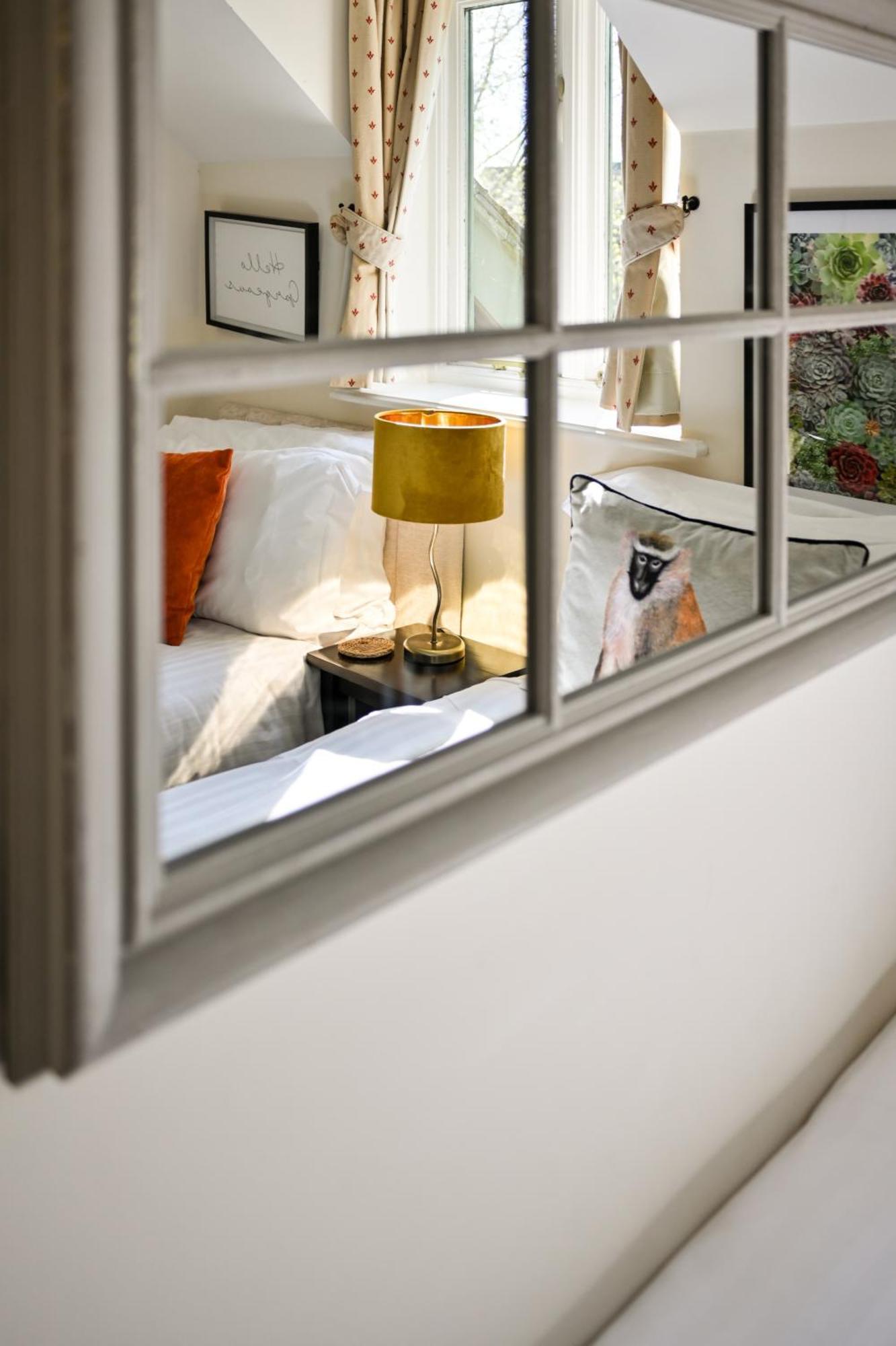 Cosy Cotswold Lodge By Your Home Here - Summer Sale For 3 Plus Nights - Ideal For Families With Log-Burner, Spa, Private Parking And Heated Swimming Pools Ashton Keynes Exterior foto